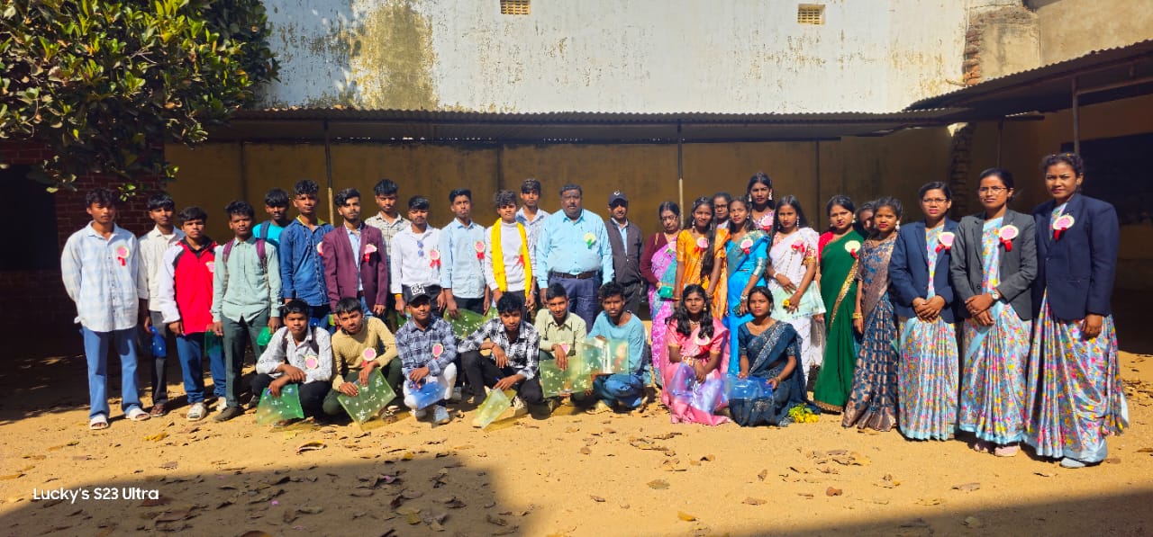 बिरसा मुंडा पब्लिक स्कूल बिजुपाड़ा में दसवीं के छात्रों का विदाई सह सम्मान समारोह का किया गया आयोजन