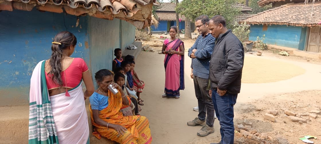 घर-घर चल रहे एमडीए कार्यक्रम को जिला स्वास्थ्य टीम ने निरीक्षण किया। घर-घर चल रहे एमडीए कार्यक्रम को जिला स्वास्थ्य टीम ने निरीक्षण किया।