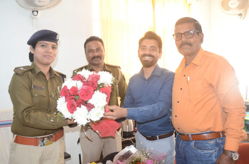 डोरंडा की पहली महिला थाना प्रभारी बनीं 'लेडी सिंघम' दीपिका प्रसाद डोरंडा की पहली महिला थाना प्रभारी बनीं 'लेडी सिंघम' दीपिका प्रसाद