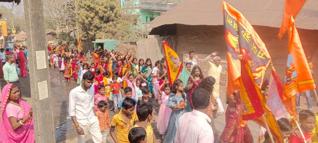 मयूरकोला में सात दिवसीय श्रीमद्भागवत कथा ज्ञान यज्ञ का भव्य शुभारंभ मयूरकोला में सात दिवसीय श्रीमद्भागवत कथा ज्ञान यज्ञ का भव्य शुभारंभ
