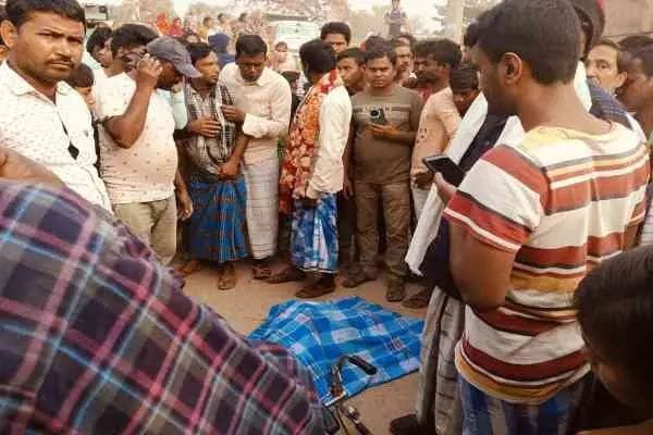 ट्रैक्टर की चपेट में आने से स्कूली छात्रा की मौत, आक्रोशित भीड़ ने किया हंगामा