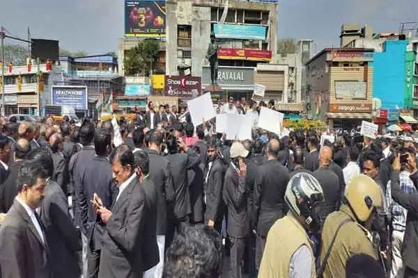 रांची जिला बार एसोसिएशन के अधिवक्ताओं ने किया अधिवक्ता (संशोधन) विधेयक 2025 का विरोध