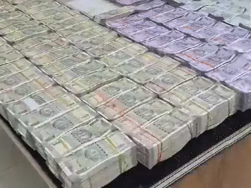 ओडिशा पुलिस ने झारखंड के 8 लुटेरे पकड़े, 3.51 करोड़ कैश और हथियार बरामद