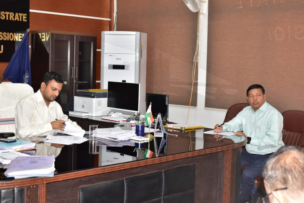 किसानों से संबंधित योजनाओं के क्रियान्वयन में लाएं प्रगति: उपायुक्त किसानों से संबंधित योजनाओं के क्रियान्वयन में लाएं प्रगति: उपायुक्त