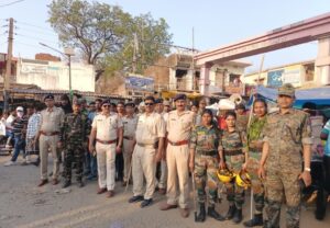 पड़वा:होली त्यौहार को लेकर पड़वा पुलिस प्रशासन के द्वारा किया गया फ्लैग मार्च
