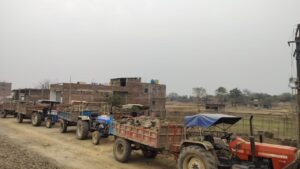डीएमओ व डीटीओ ने किया कार्रवाई,गंगा किनारे मिट्टी खनन करते सात ट्रैक्टर जब्त
