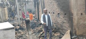 गांधीनगर में भीषण आग, छह घर जलकर राख