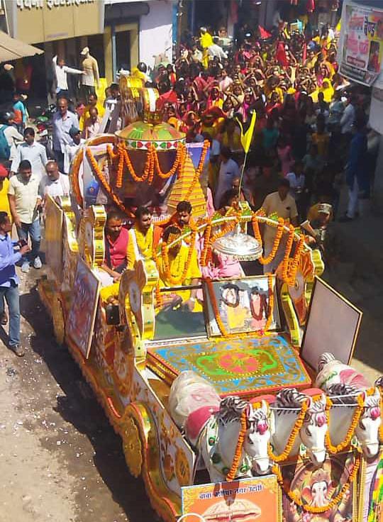भगवान श्री विष्णु मंदिर वार्षिकोत्सव अखंड कीर्तन के साथ हुआ शुरू, निकाली गई भव्य कलश यात्रा भगवान श्री विष्णु मंदिर वार्षिकोत्सव अखंड कीर्तन के साथ हुआ शुरू, निकाली गई भव्य कलश यात्रा
