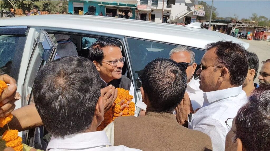 झारखंड भ्रमण के दौरान श्री के राजू,सुबोध कांत सहाय,एवं प्रदेश कांग्रेस अध्यक्ष केशव महतो कमलेश का लहलहे बस स्टैंड में किया गया भव्य स्वागत झारखंड भ्रमण के दौरान श्री के राजू,सुबोध कांत सहाय,एवं प्रदेश कांग्रेस अध्यक्ष केशव महतो कमलेश का लहलहे बस स्टैंड में किया गया भव्य स्वागत