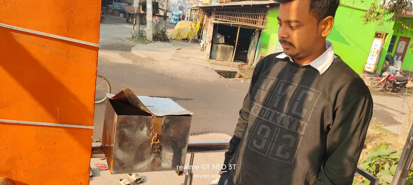 बजरंगबली मंदिर की दान पेटी से अज्ञात चोरों ने दिया चोरी का अंजाम