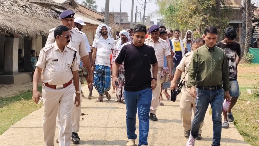 मकई का फसल काटने को लेकर दो पक्षो में मारपीट,महिला समेत आधा दर्जन लोग घायल