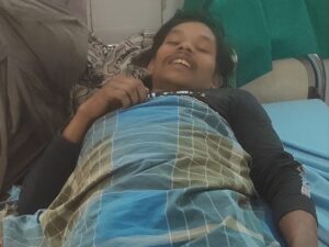 पेड़ से गिरकर युवक घायल,अस्पताल में भर्ती
