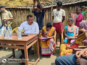 अपर समाहर्ता ने अनुकम्पा के आधार पर नौकरी के सत्यापन का किया जांच।
