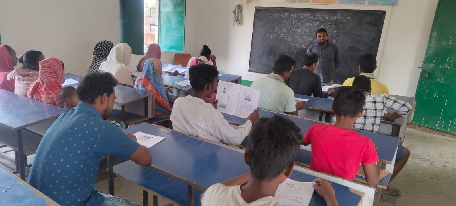 नव भारत साक्षरता अभियान के तहत क्षेत्र मे कुल 123 केंद्रों में परिक्षा आयोजित नव भारत साक्षरता अभियान के तहत क्षेत्र मे कुल 123 केंद्रों में परिक्षा आयोजित