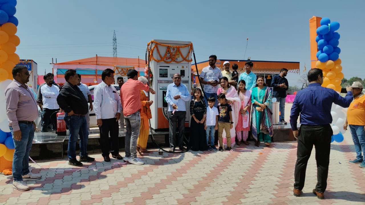 घाघरा में इंडियन ऑयल पेट्रोल पंप का उद्घाटन