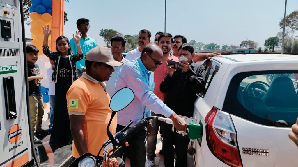 घाघरा में इंडियन ऑयल पेट्रोल पंप का उद्घाटन घाघरा में इंडियन ऑयल पेट्रोल पंप का उद्घाटन