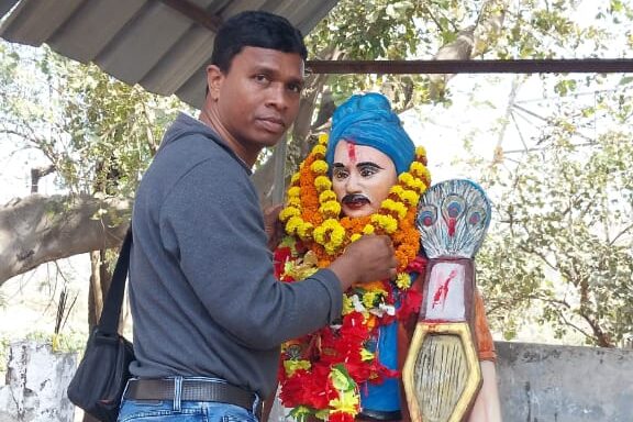 वीर शहीद बजल के प्रतिमा पर किया गया माल्यार्पण