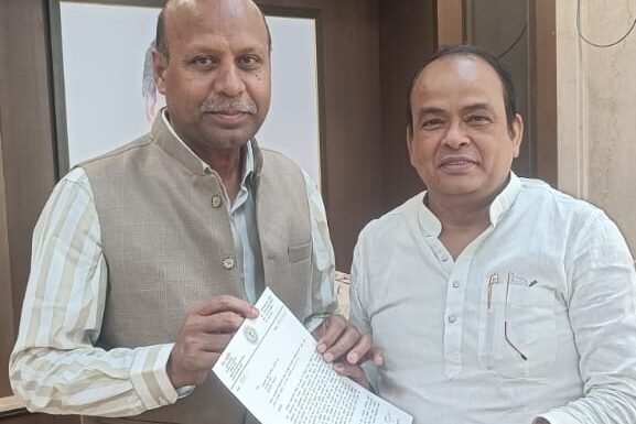 विधायक ने गंगा पुल निर्माण की मांग उठाई