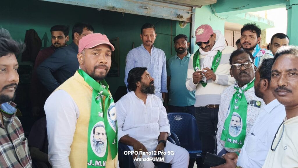 सांसद विजय हांसदा का क्षेत्र भ्रमण,कार्यकर्ताओं ने किया गर्मजोशी से स्वागत सांसद विजय हांसदा का क्षेत्र भ्रमण,कार्यकर्ताओं ने किया गर्मजोशी से स्वागत