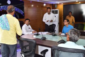 जनता दरबार में 32 आवेदन प्राप्त, उपायुक्त ने संबंधित पदाधिकारियों को अग्रसारित करते हुए समस्या हल का दिया निर्देश