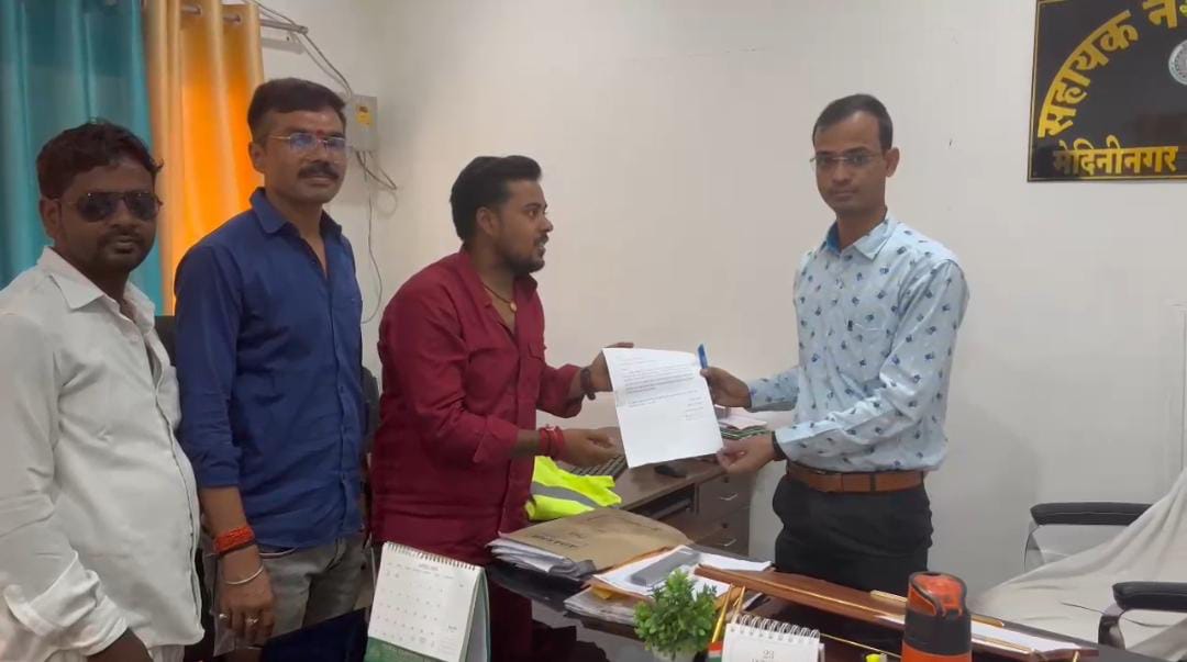 टेढ़वा श्मशान घाट का सुंदरीकरण चारदीवारी कराने का किया मांग