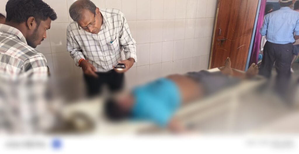 बरहड़वा: ऑटो और बाइक की आमने-सामने टक्कर, तीन घायल, एक की हालत गंभीर बरहड़वा: ऑटो और बाइक की आमने-सामने टक्कर, तीन घायल, एक की हालत गंभीर