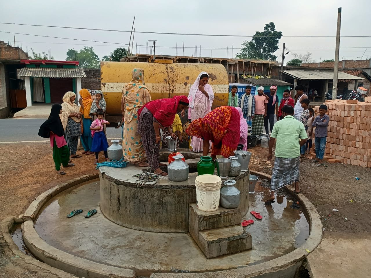 बरहेट में विगत 10 दिनों से जलापूर्ति ठप,पेय जल सुविधा संकट में, क्षेत्र में मची हाहाकार बरहेट में विगत 10 दिनों से जलापूर्ति ठप,पेय जल सुविधा संकट में, क्षेत्र में मची हाहाकार