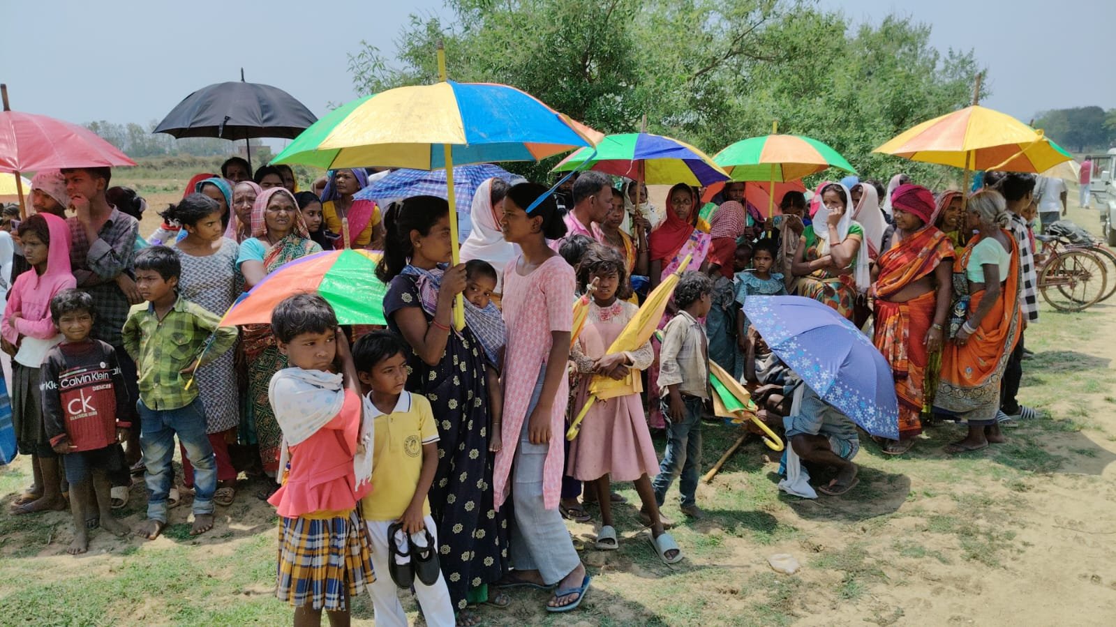 72 घंटे बाद मिला वृद्ध का शव एनडीआरएफ की टीम ने तालाब से निकाला,गांव में छाया मातम 72 घंटे बाद मिला वृद्ध का शव एनडीआरएफ की टीम ने तालाब से निकाला,गांव में छाया मातम