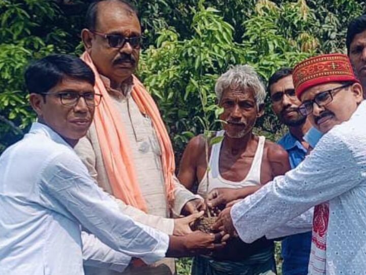 गंगा तट पर बना पर्यावरण रक्षण दल, छात्रों ने लिया संरक्षण का संकल्प