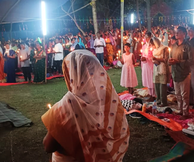 मुंडली चर्च में श्रद्धा और भक्ति के साथ मनाया गया ईस्टर संडे मुंडली चर्च में श्रद्धा और भक्ति के साथ मनाया गया ईस्टर संडे