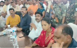 विधायक प्रकाश राम ने लगाया जनता दरबार, सुनीं ग्रामीणों की समस्याएं