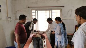 घाघरा (गुमला): मसरिया डैम घूमने आए तीन किशोर स्कूटी से खेत में गिरे, एक घायल