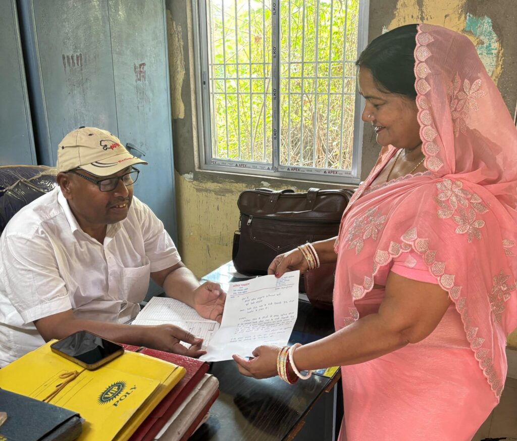 बरहड़वा में अधूरा नाला निर्माण बना समस्या, रेलवे सलाहकार समिति ने उठाई आवाज बरहड़वा में अधूरा नाला निर्माण बना समस्या, रेलवे सलाहकार समिति ने उठाई आवाज