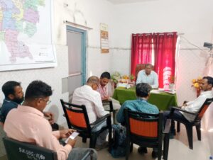बरहड़वा सामुदायिक स्वास्थ्य केंद्र में साप्ताहिक रिव्यू बैठक संपन्न, स्वास्थ्य कर्मियों को दिए गए आवश्यक निर्देश