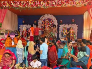 वासंतिक नवरात्रि के अंतिम दिन मां सिद्धिदात्री की भक्ति में डूबे श्रद्धालु