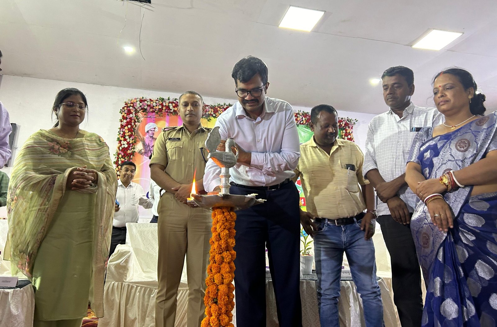 लातेहार में धूमधाम से मनाया गया जिला स्थापना दिवस, विकास मेला सह परिसंपत्ति वितरण कार्यक्रम का आयोजन लातेहार में धूमधाम से मनाया गया जिला स्थापना दिवस, विकास मेला सह परिसंपत्ति वितरण कार्यक्रम का आयोजन