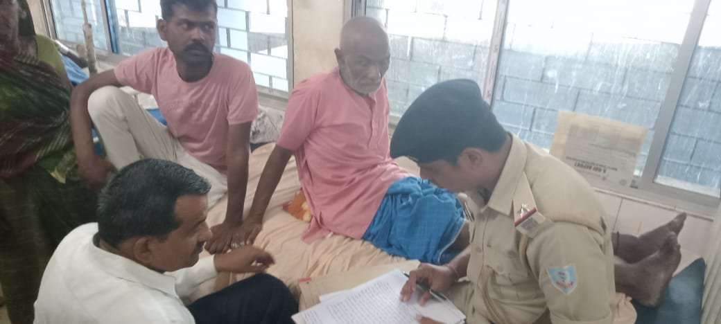मामूली विवाद में वृद्ध पर जानलेवा हमला, भतीजा समेत तीन पर मारपीट का आरोप