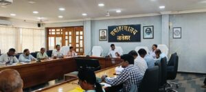 जिला स्तरीय परामर्शदात्री समिति (DLCC) एवं जिला स्तरीय पुनरीक्षण समिति (DLRAC) की समीक्षा बैठक संपन्न