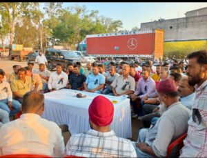 बॉक्साइट परिवहन में बड़ी गाड़ियों पर सख्ती: ट्रक ओनर एसोसिएशन का अल्टीमेटम