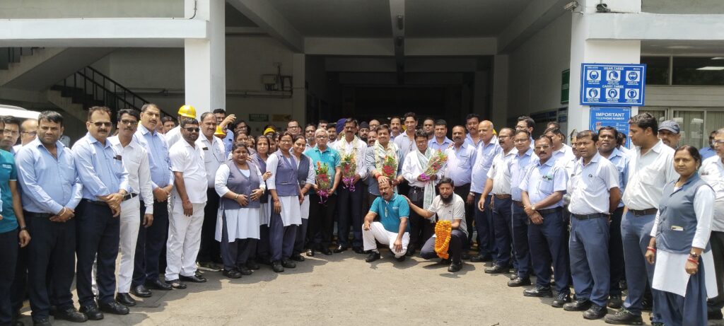टाटा मोटर्स वर्कर्स यूनियन: अध्यक्ष व महामंत्री का विभिन्न डिवीजनों में हुआ स्वागत टाटा मोटर्स वर्कर्स यूनियन: अध्यक्ष व महामंत्री का विभिन्न डिवीजनों में हुआ स्वागत