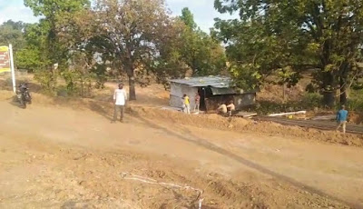 लातेहार:फोरलेन निर्माण स्थल पर दोबारा फायरिंग,मजदूरों में दहशत का माहौल लातेहार:फोरलेन निर्माण स्थल पर दोबारा फायरिंग,मजदूरों में दहशत का माहौल