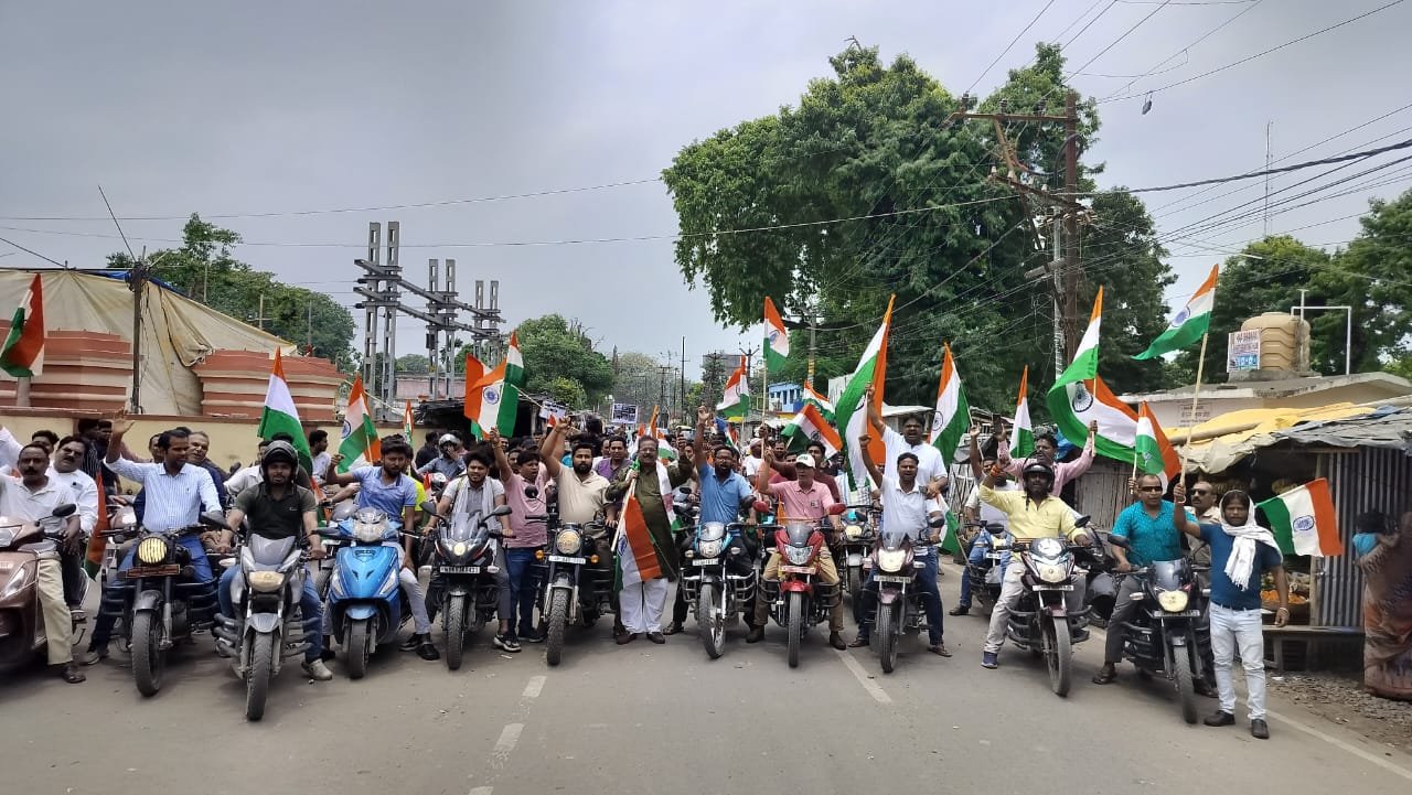 ऑपरेशन सिंदूर की सफलता को लेकर भाजपा कार्यकर्ताओं ने निकाला तिरंगा यात्रा ऑपरेशन सिंदूर की सफलता को लेकर भाजपा कार्यकर्ताओं ने निकाला तिरंगा यात्रा