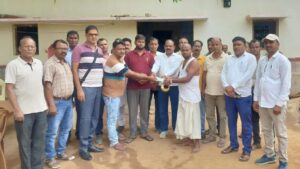 कांडी प्रखंड में दिवंगत सहायक अध्यापक के परिजनों को शिक्षकों ने आर्थिक सहायता दी, अनुकंपा नियुक्ति की मांग