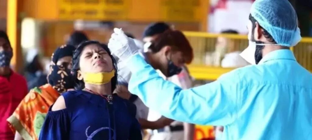कोरोना के बढ़ते मामलों ने बढ़ाई चिंता, दिल्ली सरकार ने जारी की एडवाइजरी कोरोना के बढ़ते मामलों ने बढ़ाई चिंता, दिल्ली सरकार ने जारी की एडवाइजरी