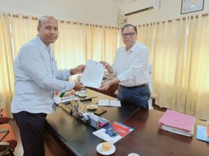 राजमहल विधायक एम.टी. राजा ने विद्युत संकट को लेकर निदेशक से की मुलाकात