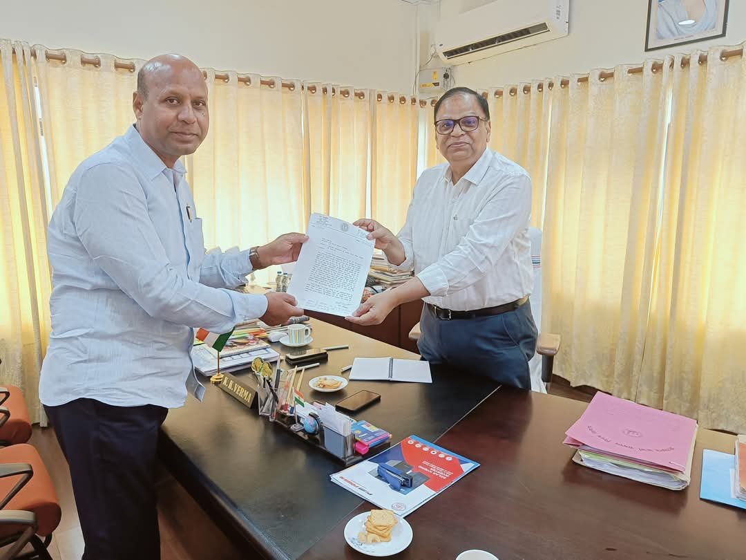 राजमहल विधायक एम.टी. राजा ने विद्युत संकट को लेकर निदेशक से की मुलाकात राजमहल विधायक एम.टी. राजा ने विद्युत संकट को लेकर निदेशक से की मुलाकात