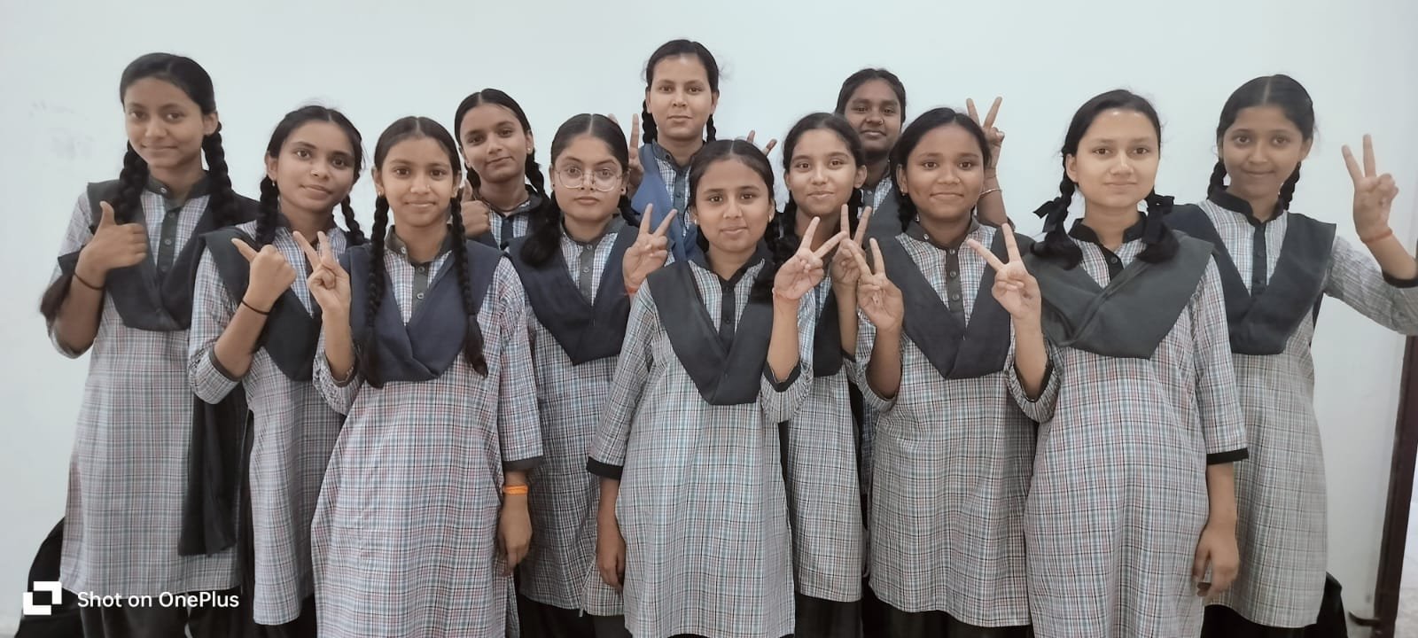 लातेहार:रूपाली राज और प्रशांत गुप्ता बने सरस्वती शिशु विद्या मंदिर के नवमी बोर्ड परीक्षा के टॉपर लातेहार:रूपाली राज और प्रशांत गुप्ता बने सरस्वती शिशु विद्या मंदिर के नवमी बोर्ड परीक्षा के टॉपर