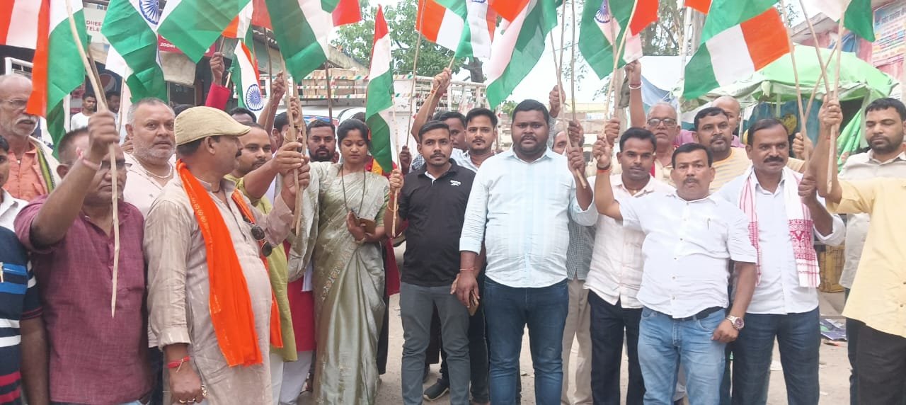 मनिका:भारतीय सेना के सम्मान में निकली तिरंगा यात्रा,ऑपरेशन सिंदूर' को बताया गौरव की बात मनिका:भारतीय सेना के सम्मान में निकली तिरंगा यात्रा,ऑपरेशन सिंदूर' को बताया गौरव की बात