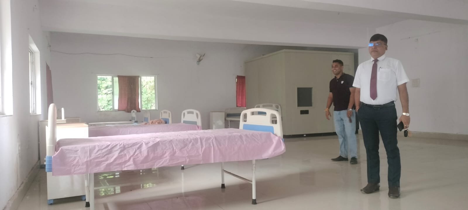 कोरोना के नए वेरियंट को लेकर प्रभारी डीएस ने कोरोना वार्ड का लिया जायजा