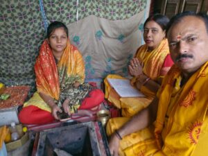 बुद्ध पूर्णिमा पर गायत्री परिवार द्वारा बरहरवा और मिर्जाचौकी में घर-घर हवन यज्ञ का आयोजन